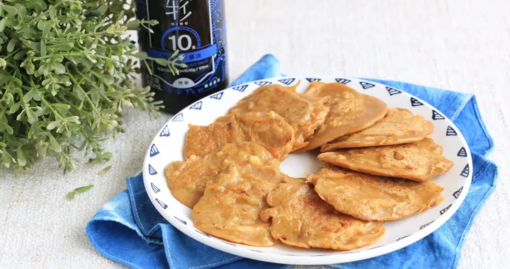 藏着江河鲜味与田园质朴的家常小食：银鱼鸡蛋土豆饼