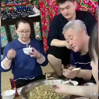 悦娱元素：人老了，功名利禄都是浮云。 幽