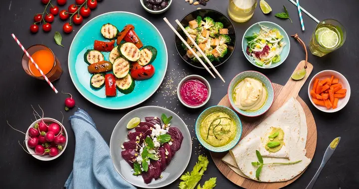 尿酸高不敢吃？这份"食物红绿灯"指南，让你吃得安心又健康