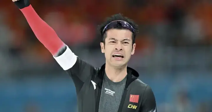 破奥运纪录！宁忠岩夺金，中国速滑新历史，单届3枚奖牌太燃了！