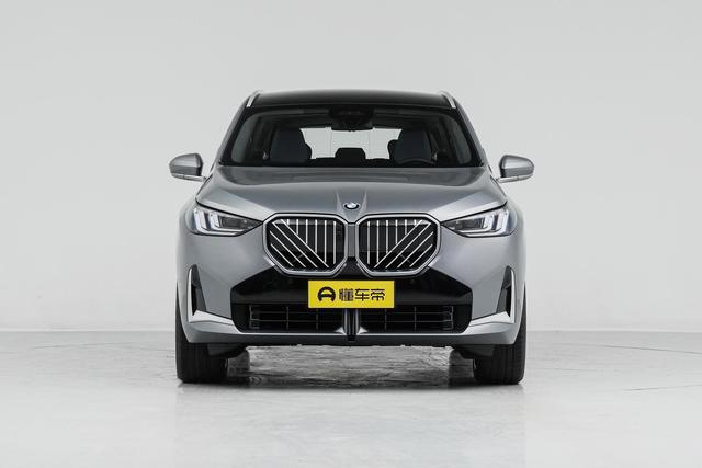 宝马X3也挺不住了，刚上市就降价5万，配2.0T+8AT，开着有面子