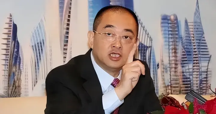 曝出藏身美国一年，恒大前总裁夏海钧再传坏消息，后悔也来不及了