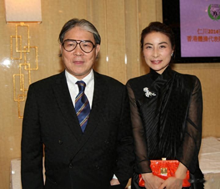 不装了！霍启山婚事真相大白，娜然落座主桌，郭晶晶夫妇无辜背锅