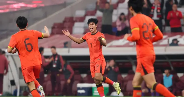 从西安四国足球邀请赛看，再不给机会，泰山这棵“好苗”就废了！