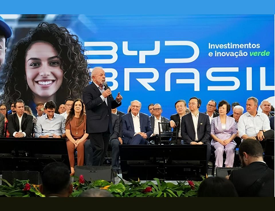 特朗普缺席，中国电动车直接开进了会场,成了联合国大会的主角