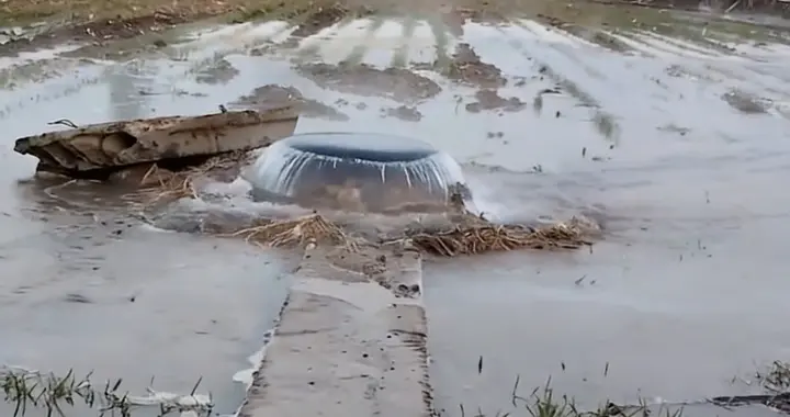 山东一口废井突然喷热水，24小时后停了，这事儿有点蹊跷
