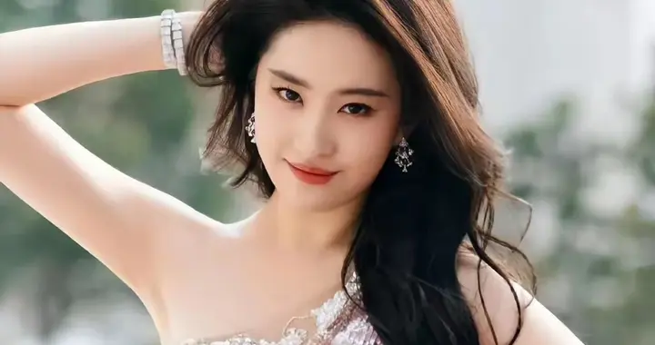 刘亦菲优雅穿搭：尽显东方时尚魅力