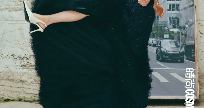 张鈞甯时尚封面大片写真，妈咪太会了吧，脚踩高跟迷死人