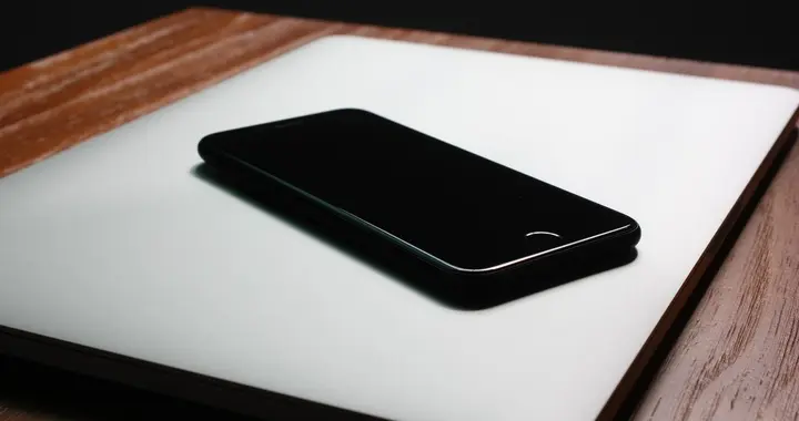 15系列手机iOS26.4正式版系统，续航、流畅度、音质测试反馈