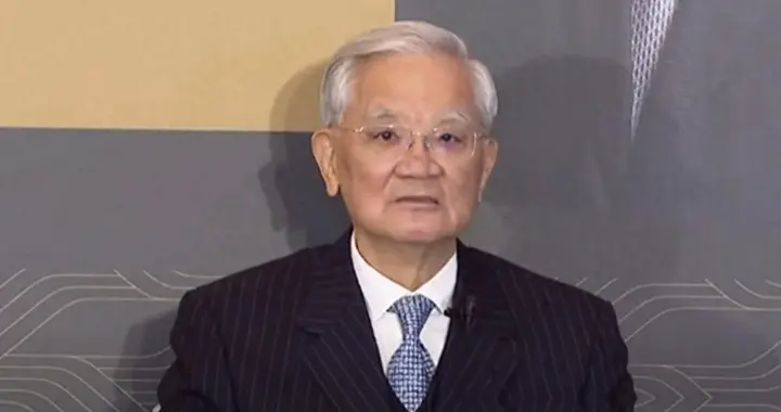 协商统一，连战曾提出过前提条件：大陆应正视“中华民国”的存在