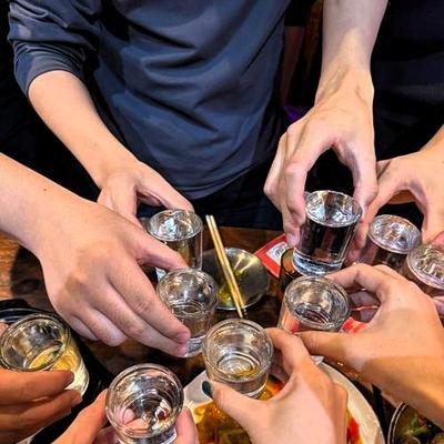 福康说法：湖北天门，男子和朋友等10余人