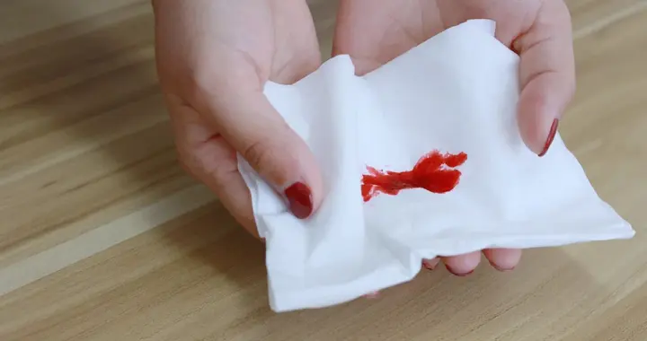 肺部有癌，睡觉可知，睡觉时若是出现这3个异常表现，需警惕肺癌