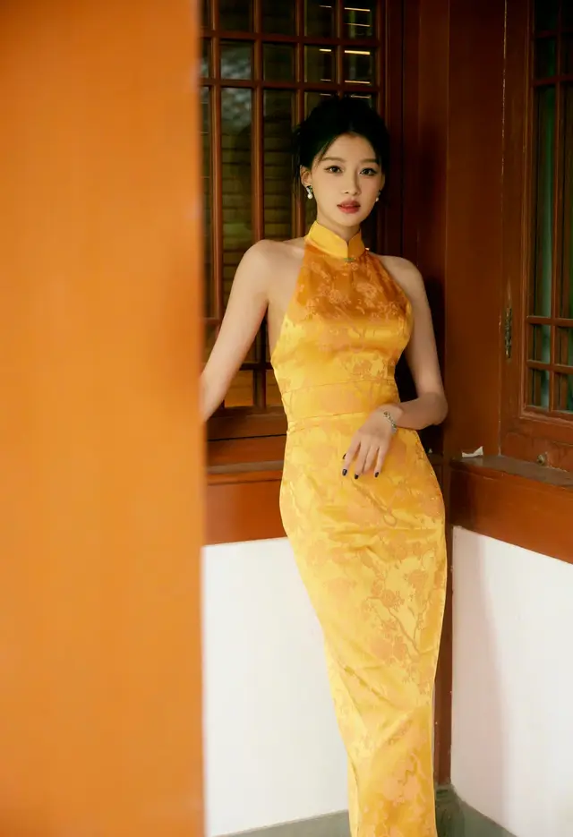 孙怡｜吸睛黄色旗袍 太惊艳了