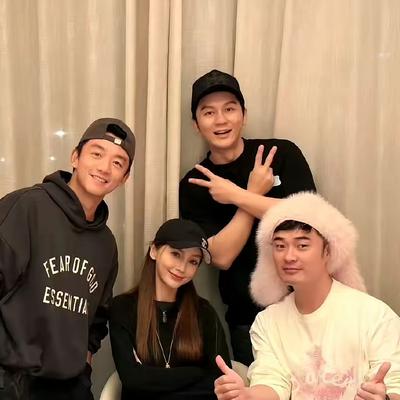 优优时尚穿搭：4月13日，杨颖、李晨、郑