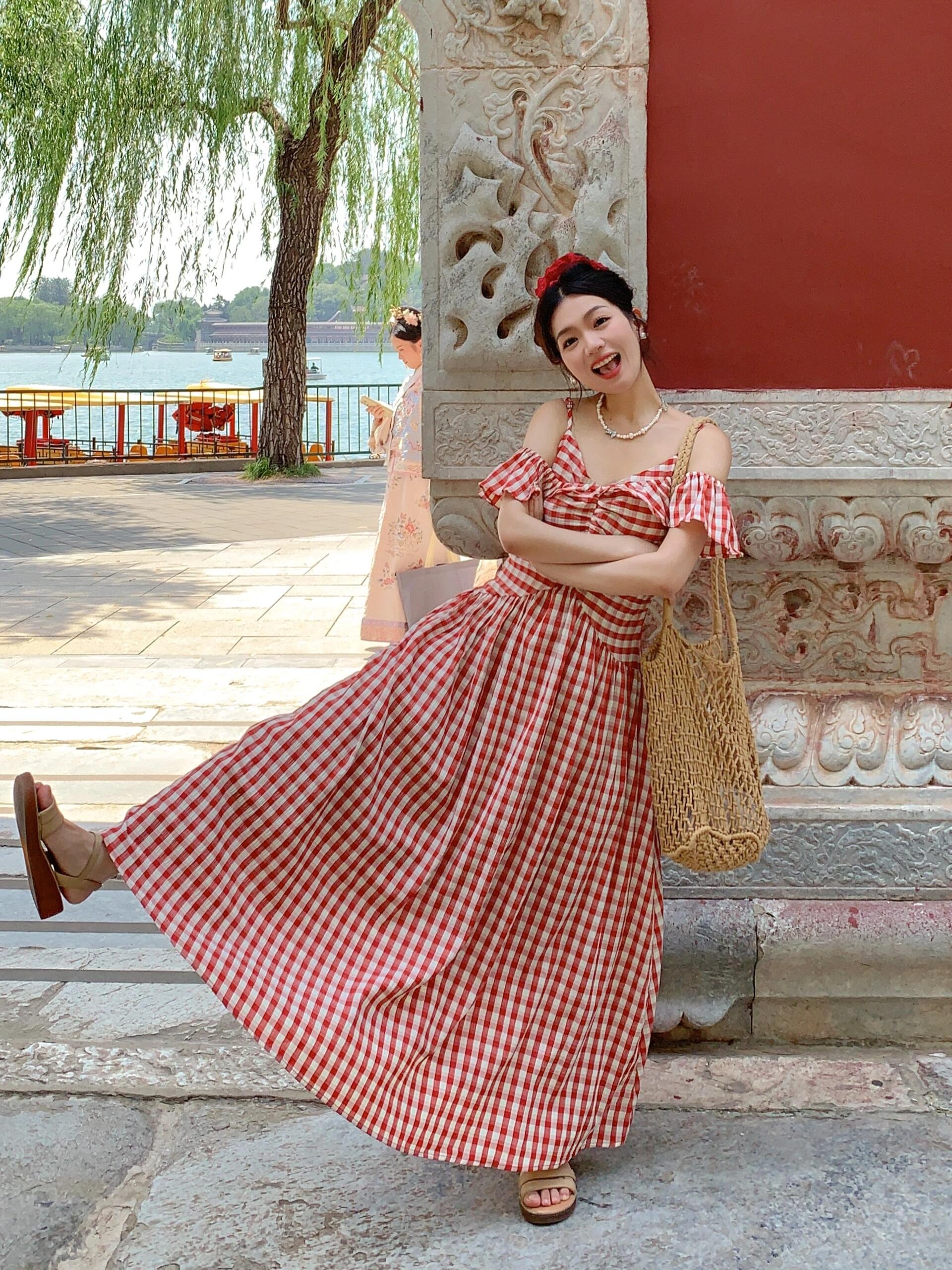 千金高级感穿搭重要场合红色吊带连衣裙女