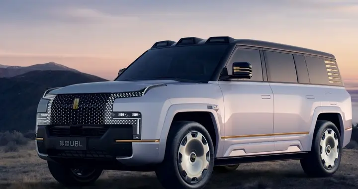 仰望2026款旗舰矩阵联袂上市，仰望加闪充，高端出行体验