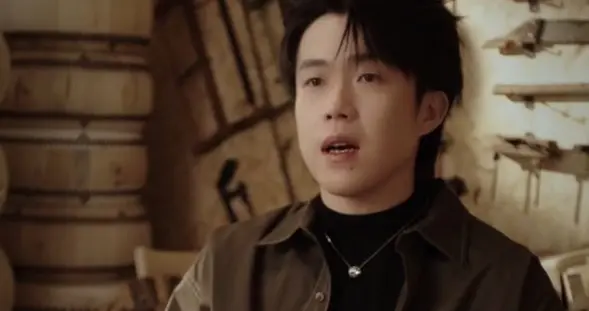 王楚钦新采访来了，马龙和成龙在米兰同框合影，林高远已回北京