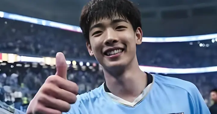 毛伟杰踢边后卫状态神勇，尝到甜头的李国旭会让朱鹏宇踢中后卫？