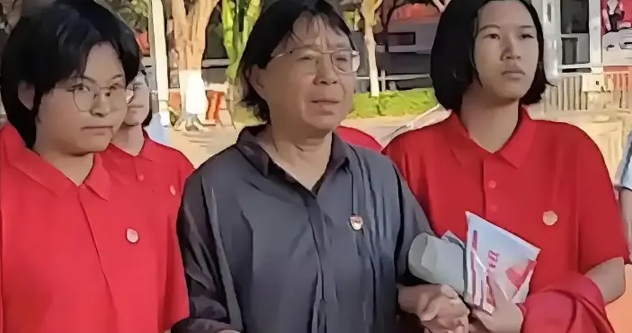 人民日报点赞！没想到，高考刚结束，张桂梅因一个举动感动全网