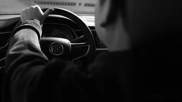 华阳杨： 司机当场怒