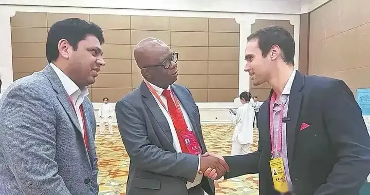 古爱华已经离场，这件事背后问题仍值得深思。