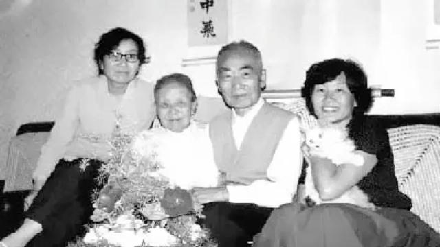 伍豪照片集：上世纪八十年代，冰心（谢婉莹