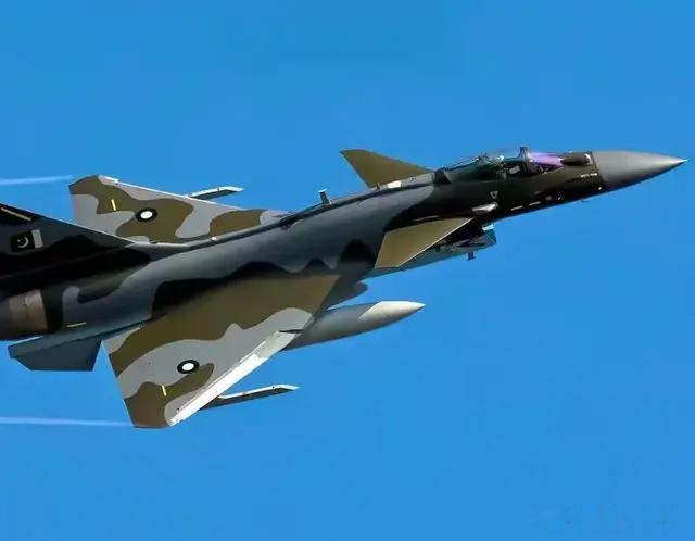 印阵风被当火鸡打？万国牌战机集体扑街，中国武器给全球上了一课