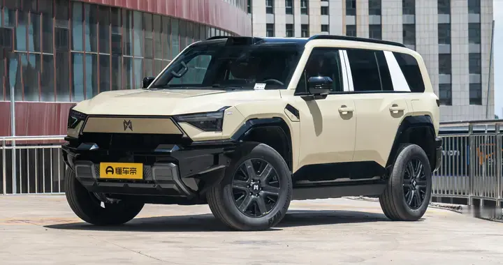 30万级全能越野SUV！鸿蒙智行+空气悬挂+四驱，家用越野两不误