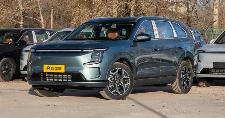 12万级七座SUV！配双冰箱+大空间，家用旅行露营都合适