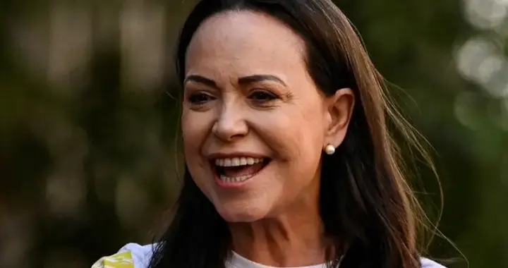 马查多向特朗普摇尾乞怜！出卖祖国的叛徒，终将被历史和人民唾弃