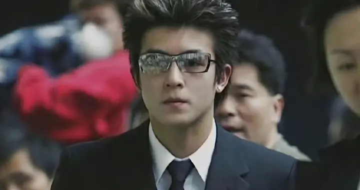 陈冠希曾是港圈第一痞帅男星，可惜法拉利老了就不是法拉利了