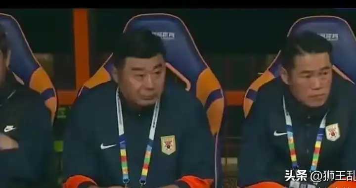 流量毒药！拿一张照片臆测教练不和，是谁在故意搅乱山东泰山队？