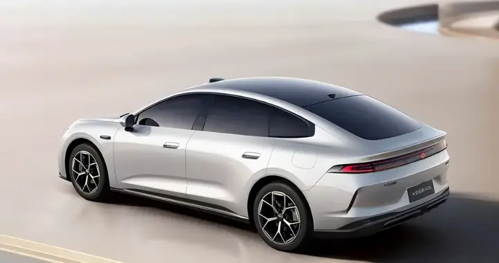 纯电续航630km，增程版综合超2120km，启源A06全场景覆盖