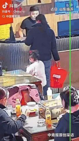 梦溪：山东临沂，一母亲带着孩子看病没钱吃