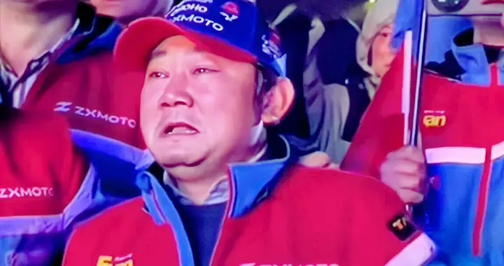 张雪赢了，但赢的不止是他一个人