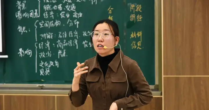 一个奇怪现象:工人说下岗就下岗,为何多余的老师要转岗而非下岗？