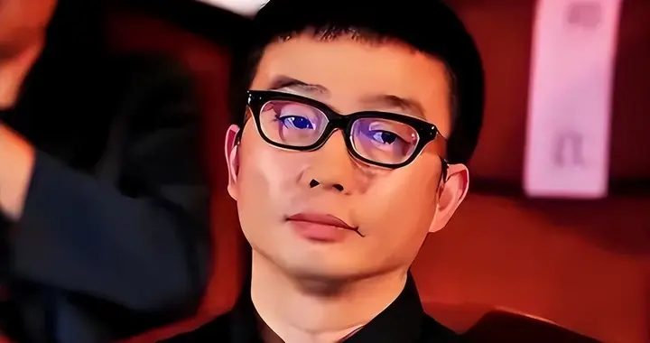 张靓颖和冯轲相爱15年，被骗走亿万身家，如今两人早已天差地别