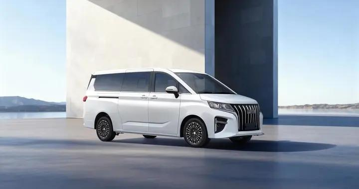 年终购车正当时！BAW锐胜王牌M7燃油版焕新福利，配置升级不涨价