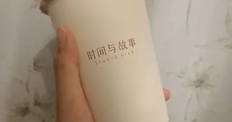 文案：时间可以治愈一切，可是时间本身并没有治愈的效果