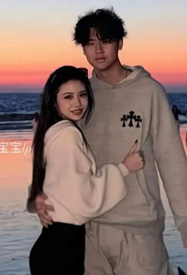 汪峰女儿留学英国恋情曝光！2米高男友宠溺提鞋，老爸看了啥表情