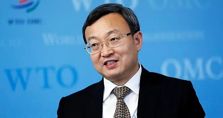 特朗普万万料不到，没等对60个贸易国加征关税，中国抢先拯救全球