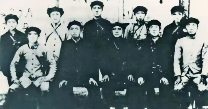 344旅由红15军团改编，程子华为何没续任政委，而是空降黄克诚？