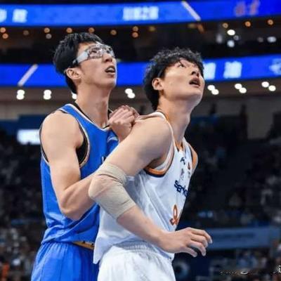 CBA球迷侠：🚨纸老虎！北京男篮豪华内