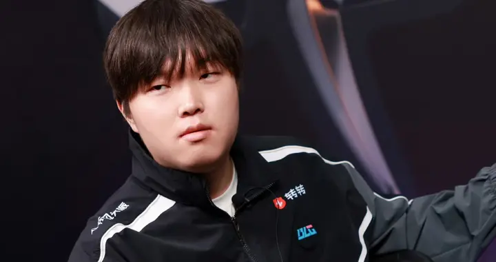 Bin依旧自认“世一上”火了！Bin被曝自愿降薪，IG中单令粉丝破防