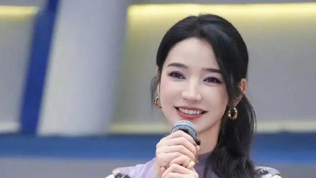 玉娱乐：代斯，身穿紫