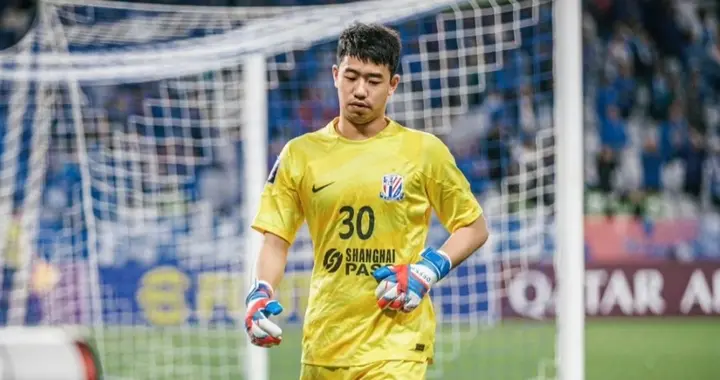 上海申花0-1广岛三箭，找出最大水货！球迷：难怪去西海岸挖人！