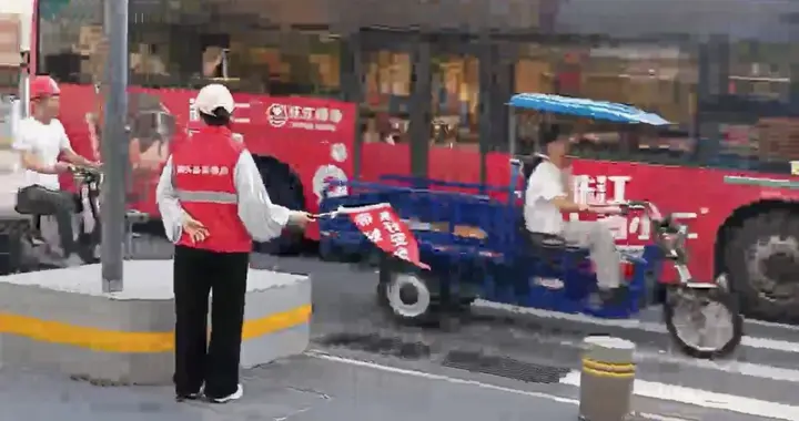 小小善举传大爱 志愿服务暖人心