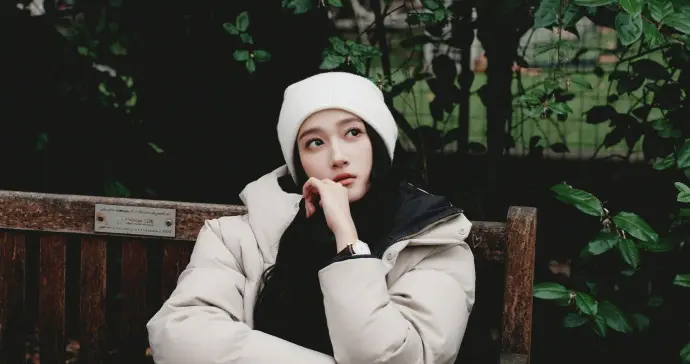 关晓彤街拍新图释出