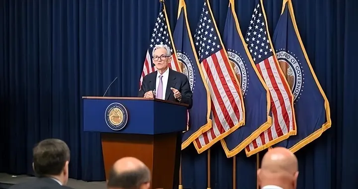 中美金融博弈终局！中国四步棋锁死美国，就看他敢不敢跳