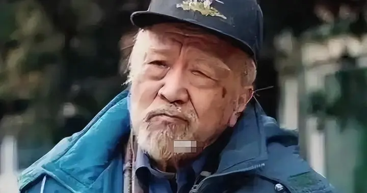 79岁李保田老态难辨，住处杂乱 喝10元桶装水 与儿子关系在意料之中